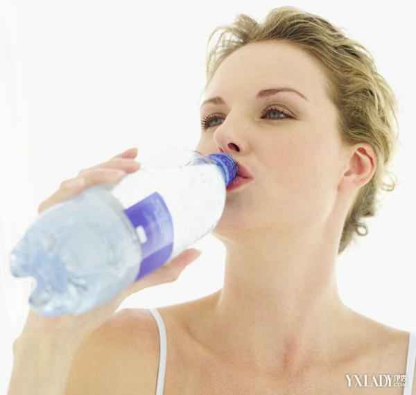 怎样喝水瘦身  掌握7个细节喝水巧瘦