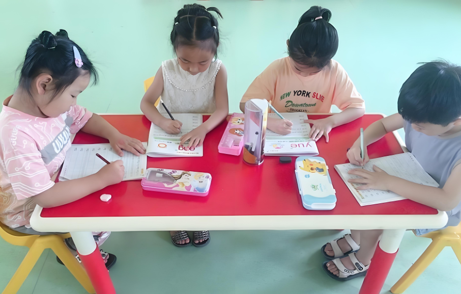 幼儿园读几年（传统与现代幼儿园就读年限之比较）