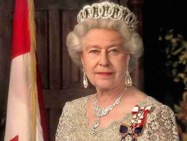 英国女王身高160图片