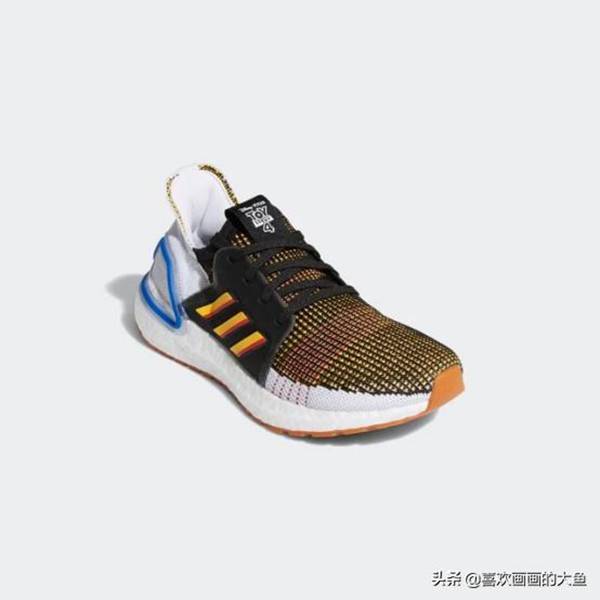 阿迪达斯终于有动静了！和《玩具总动员》联名，配色很“少女心”
