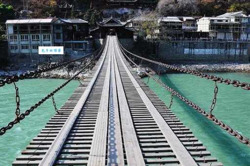 历史名桥泸定桥，究竟跨越哪条河流？