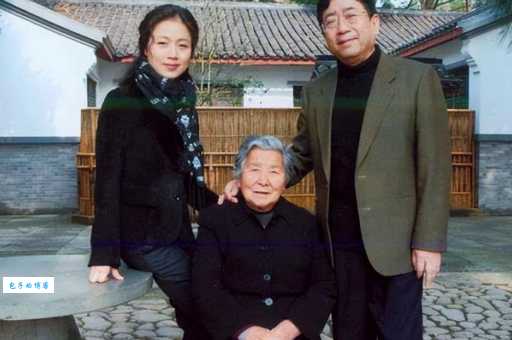 女作家马兰第一任丈夫究竟是谁？真相令人意外