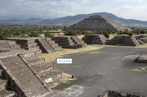 墨西哥太阳金字塔位置详解：探访宏伟的古代建筑奇迹！